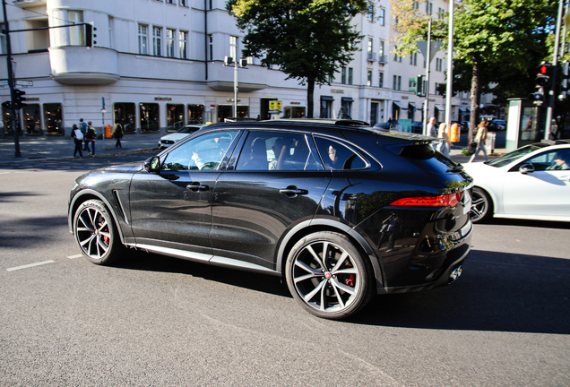 Jaguar F-PACE SVR