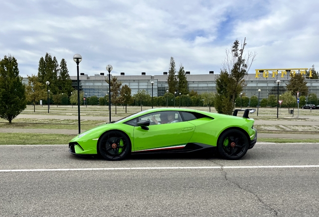 Lamborghini Huracán LP640-4 Performante