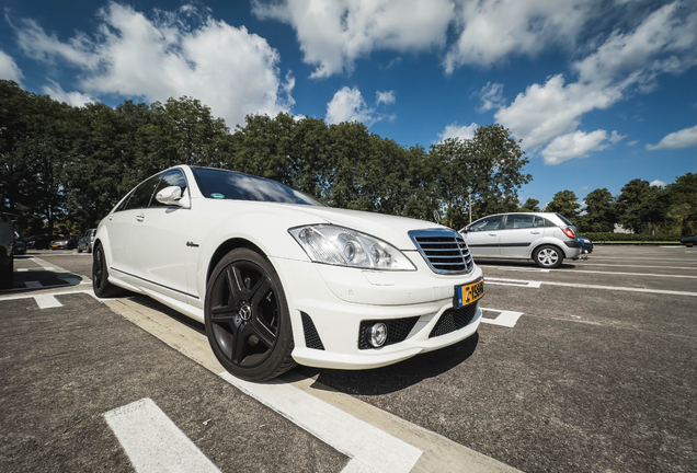 Mercedes-Benz S 63 AMG W221