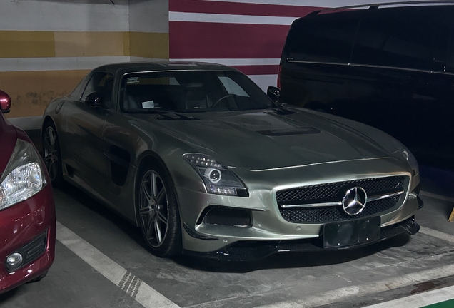 Mercedes-Benz SLS AMG