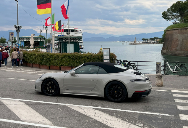 Porsche 992 Carrera 4 GTS Cabriolet