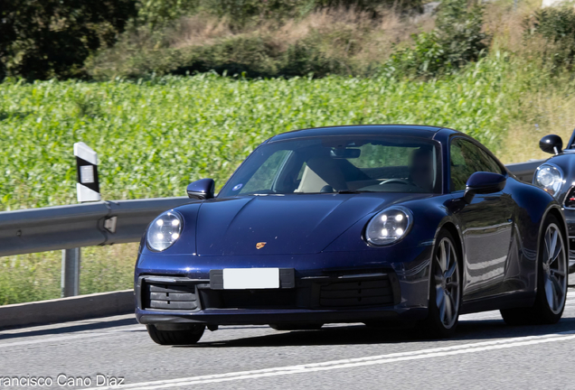 Porsche 992 Carrera 4S