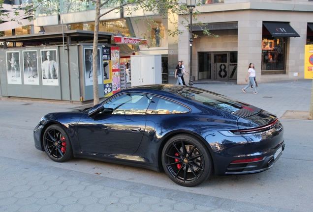 Porsche 992 Carrera 4S