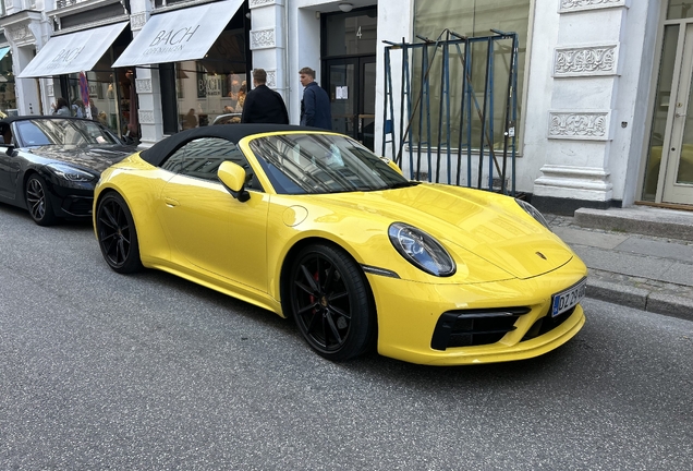 Porsche 992 Carrera 4S Cabriolet