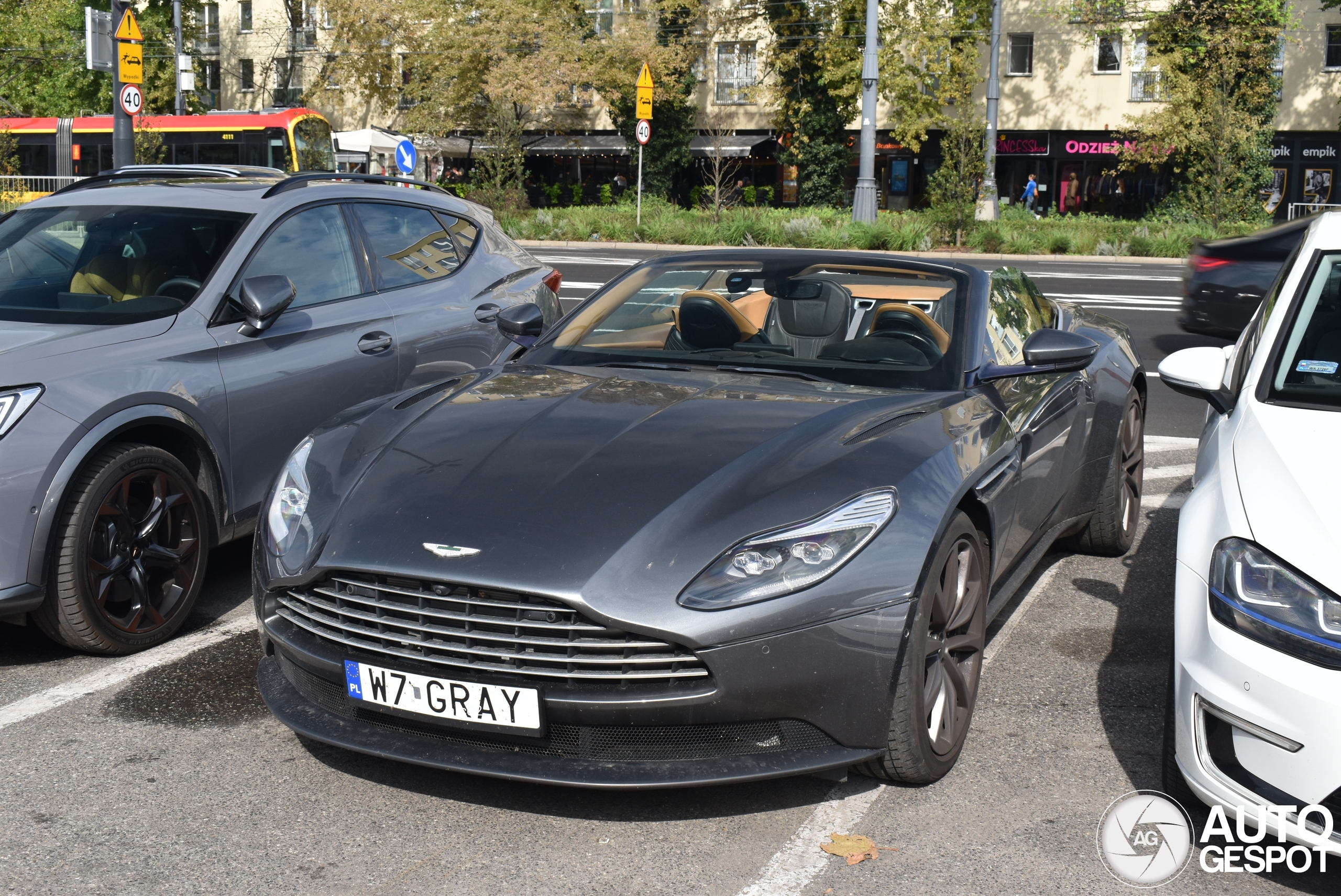 Aston Martin DB11 V8 Volante