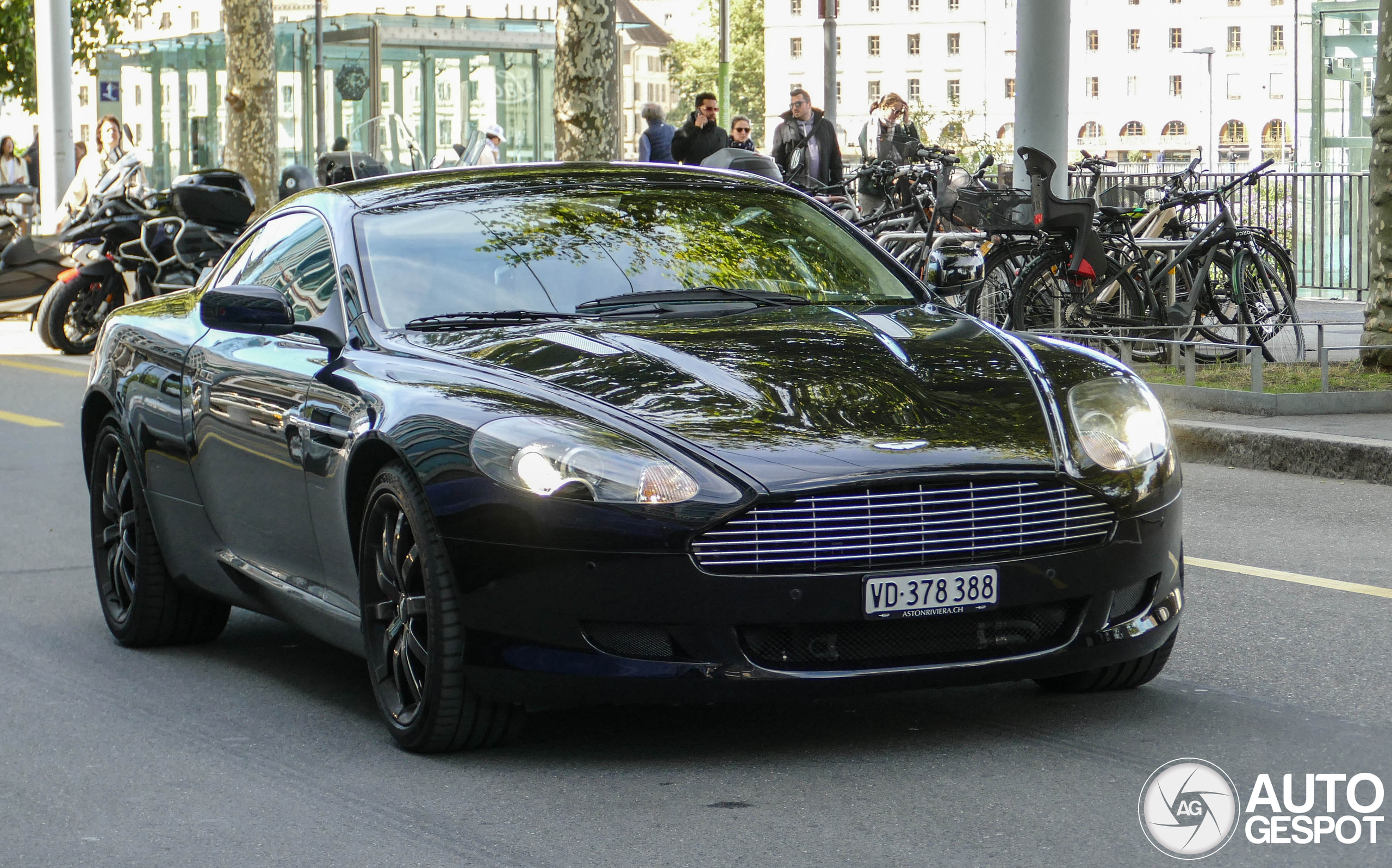 Aston Martin DB9