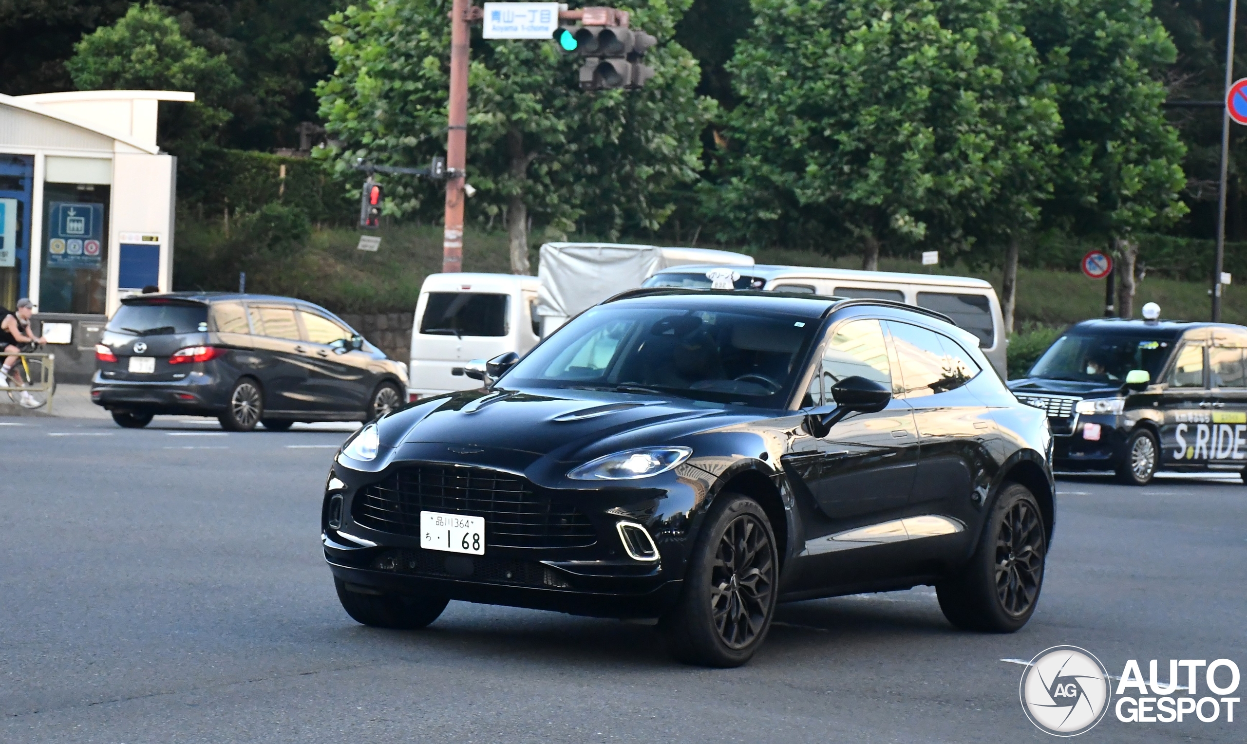 Aston Martin DBX