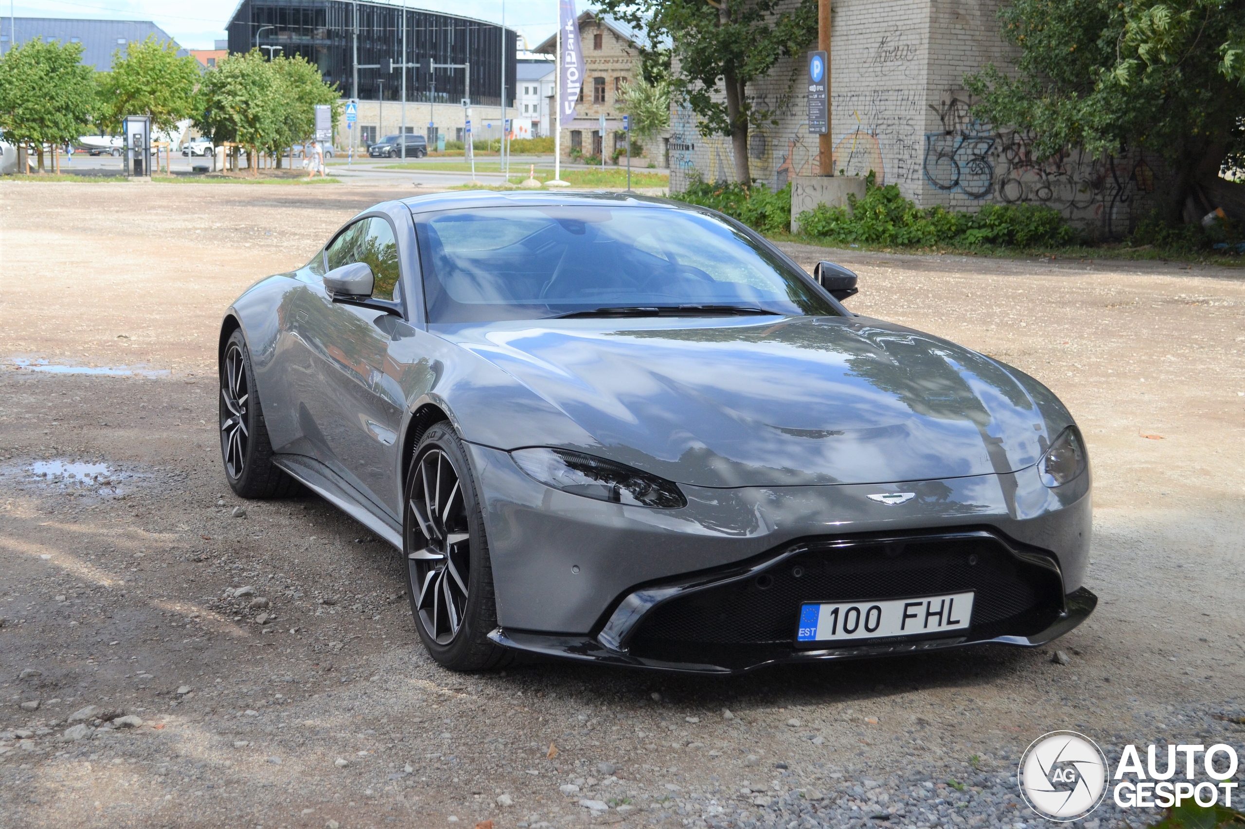 Aston Martin V8 Vantage 2018