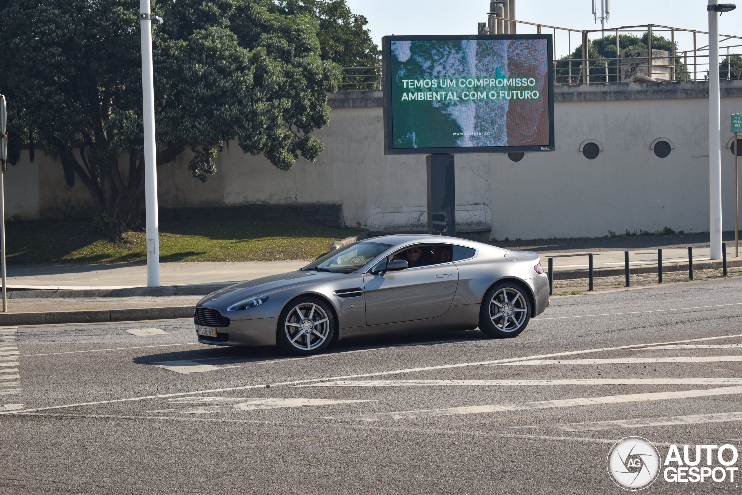 Aston Martin V8 Vantage