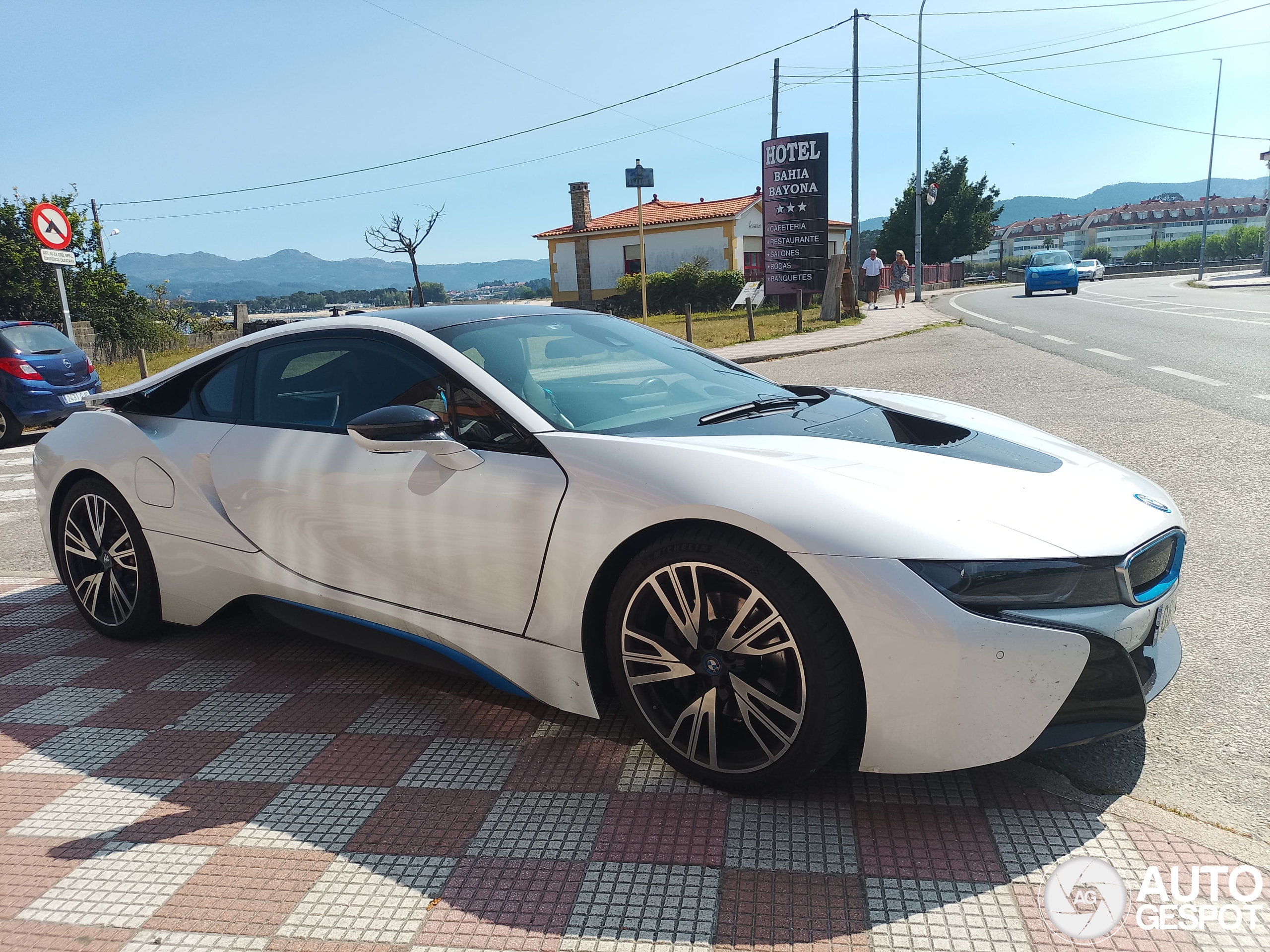 BMW i8