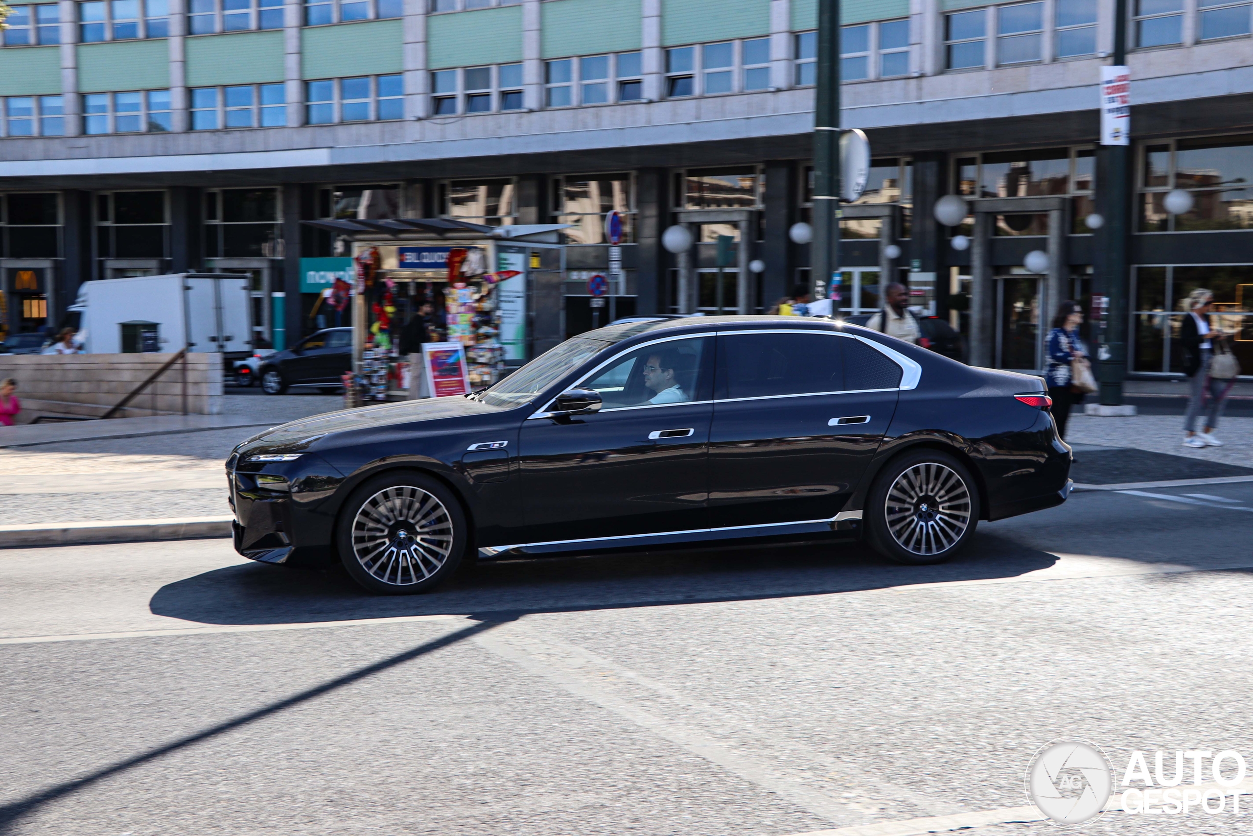 BMW M760e xDrive