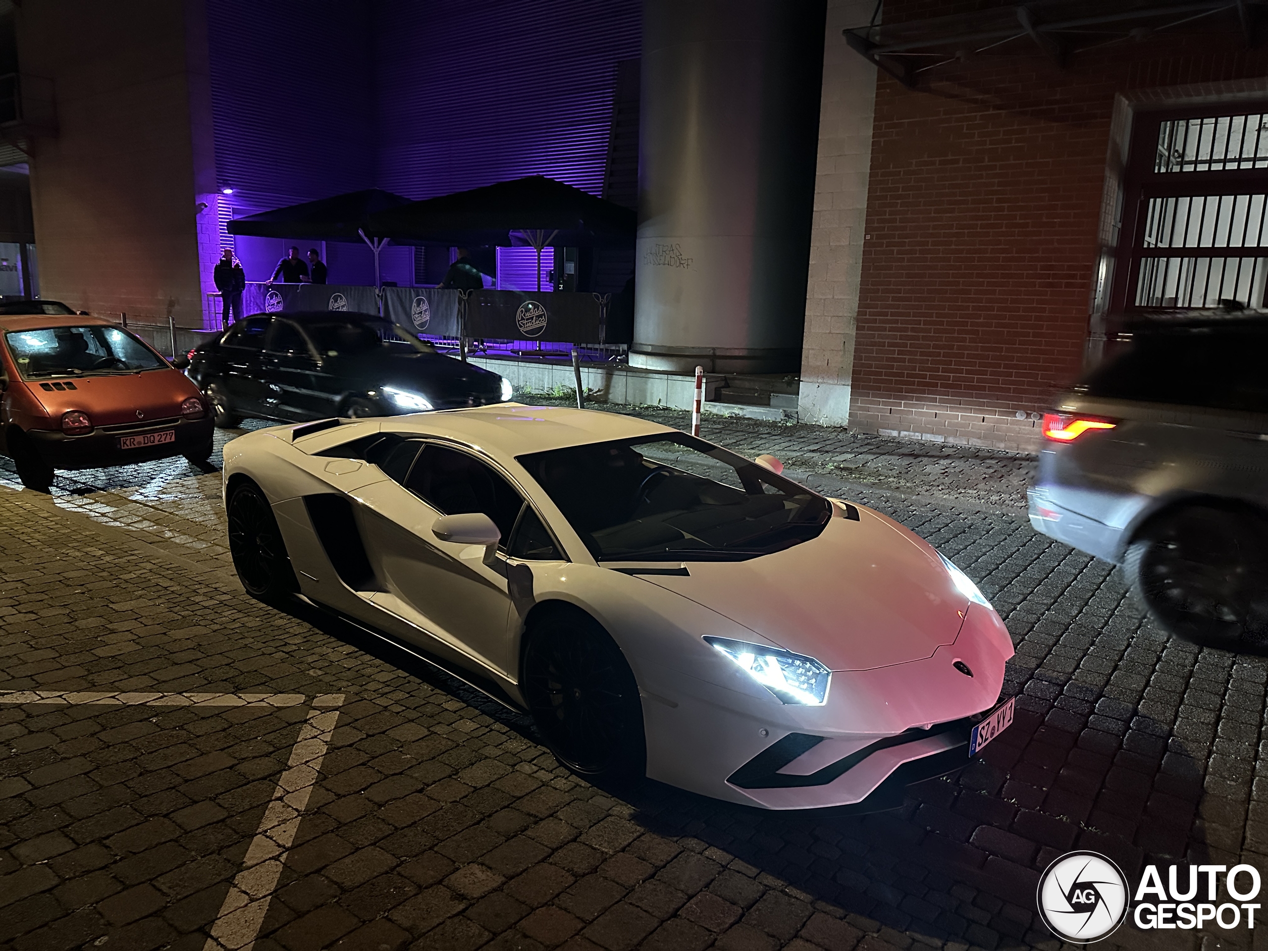 Lamborghini Aventador S LP740-4