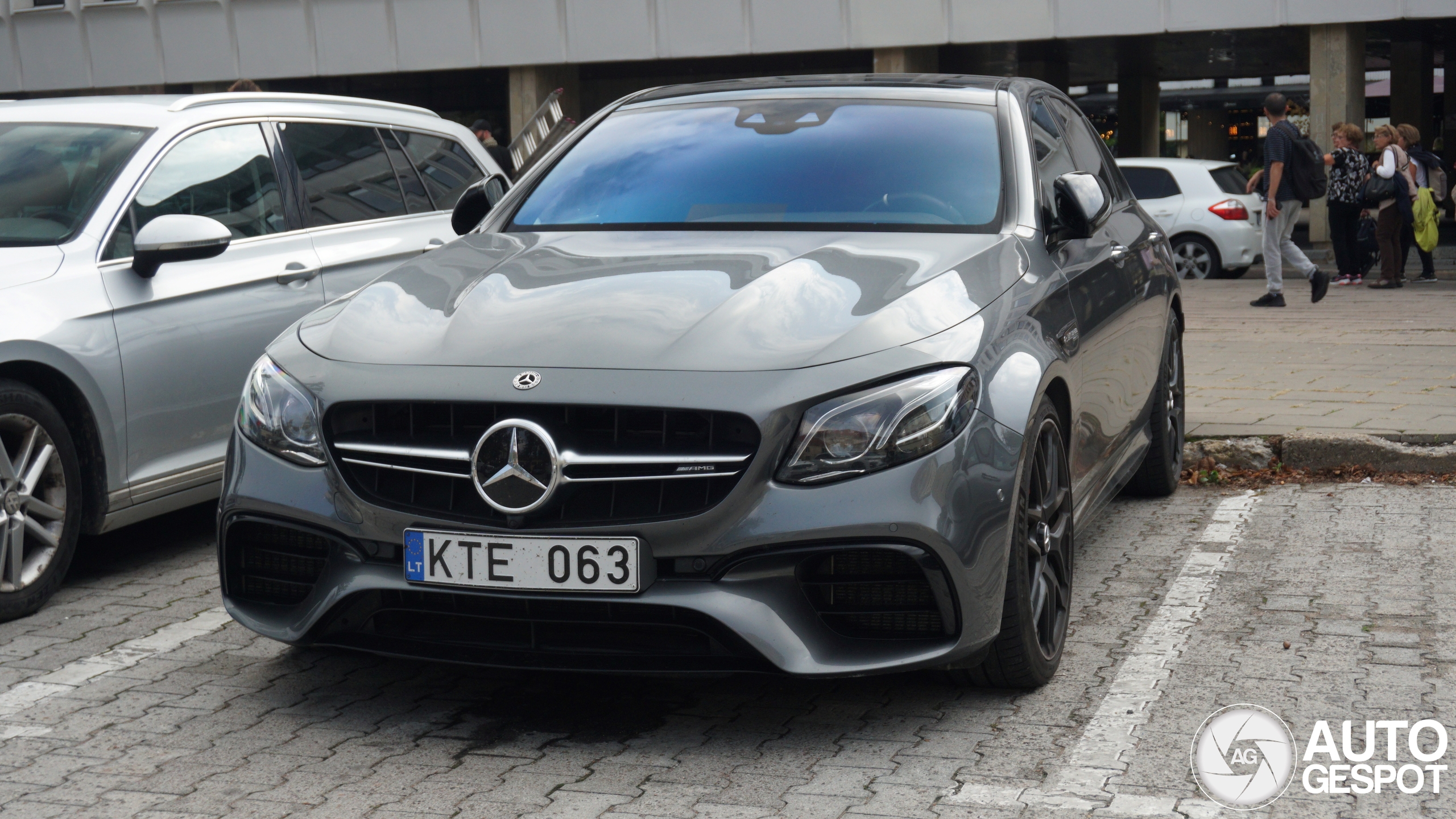 Mercedes-AMG E 63 S W213