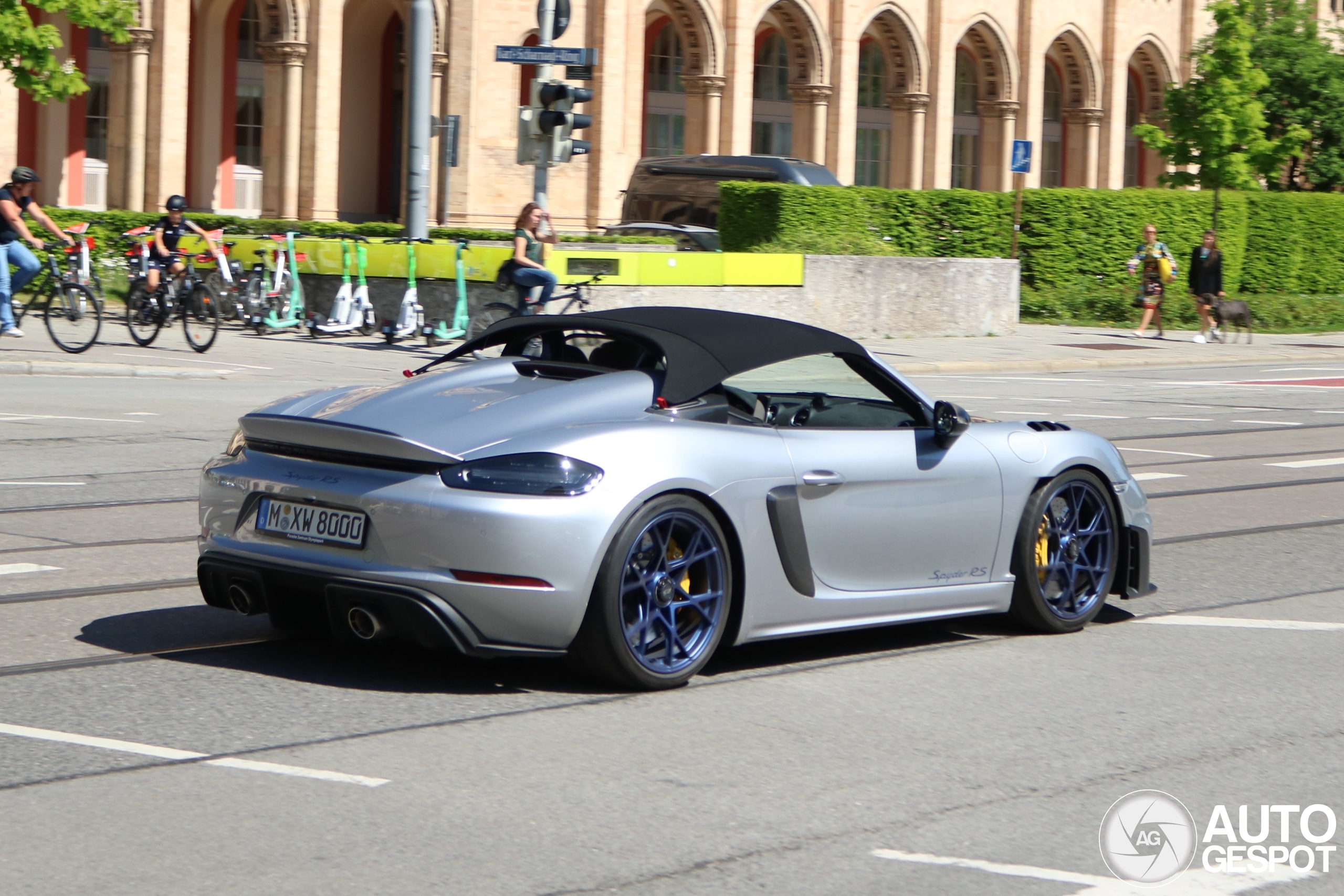 Porsche 718 Spyder RS