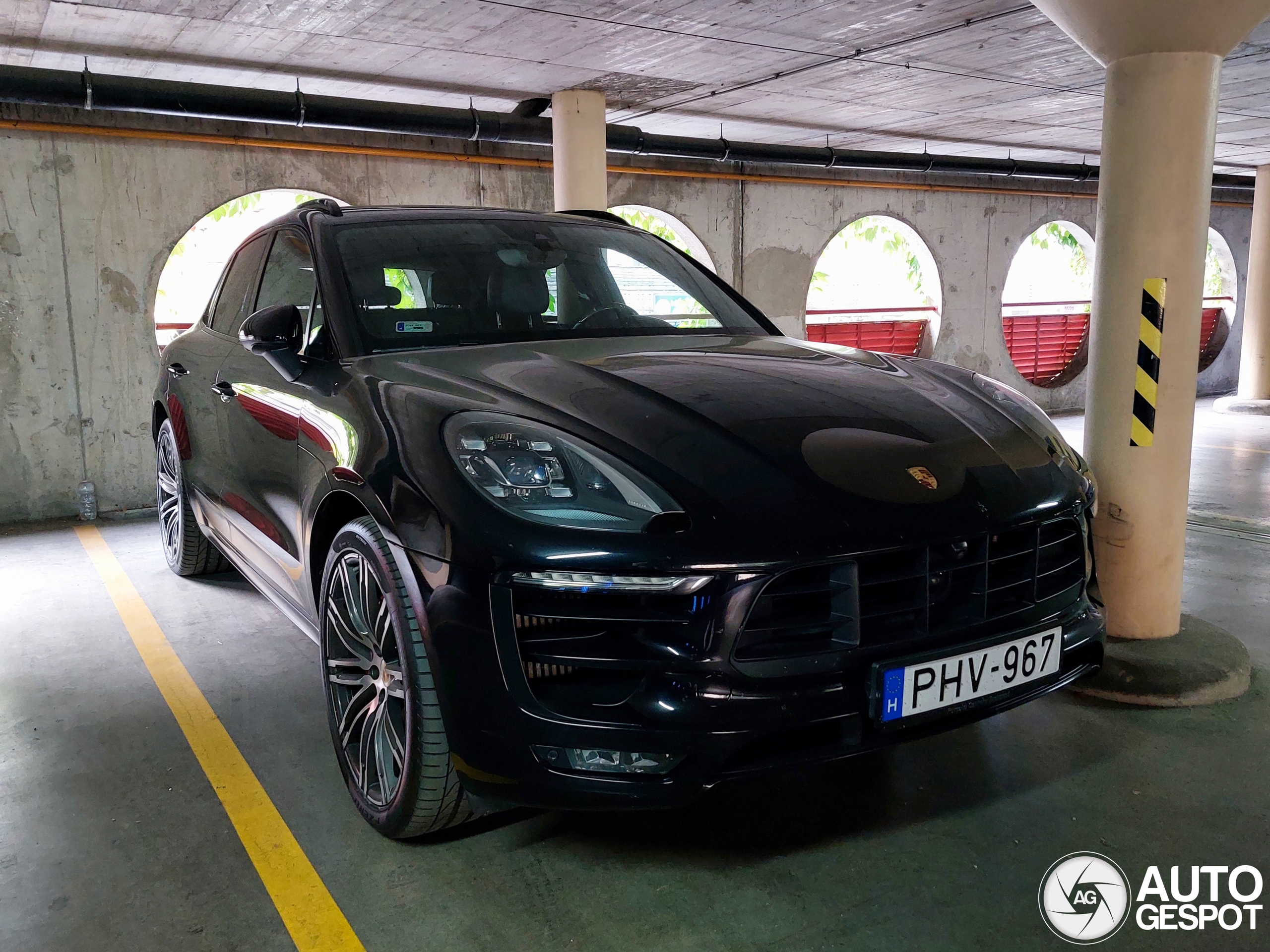 Porsche 95B Macan GTS