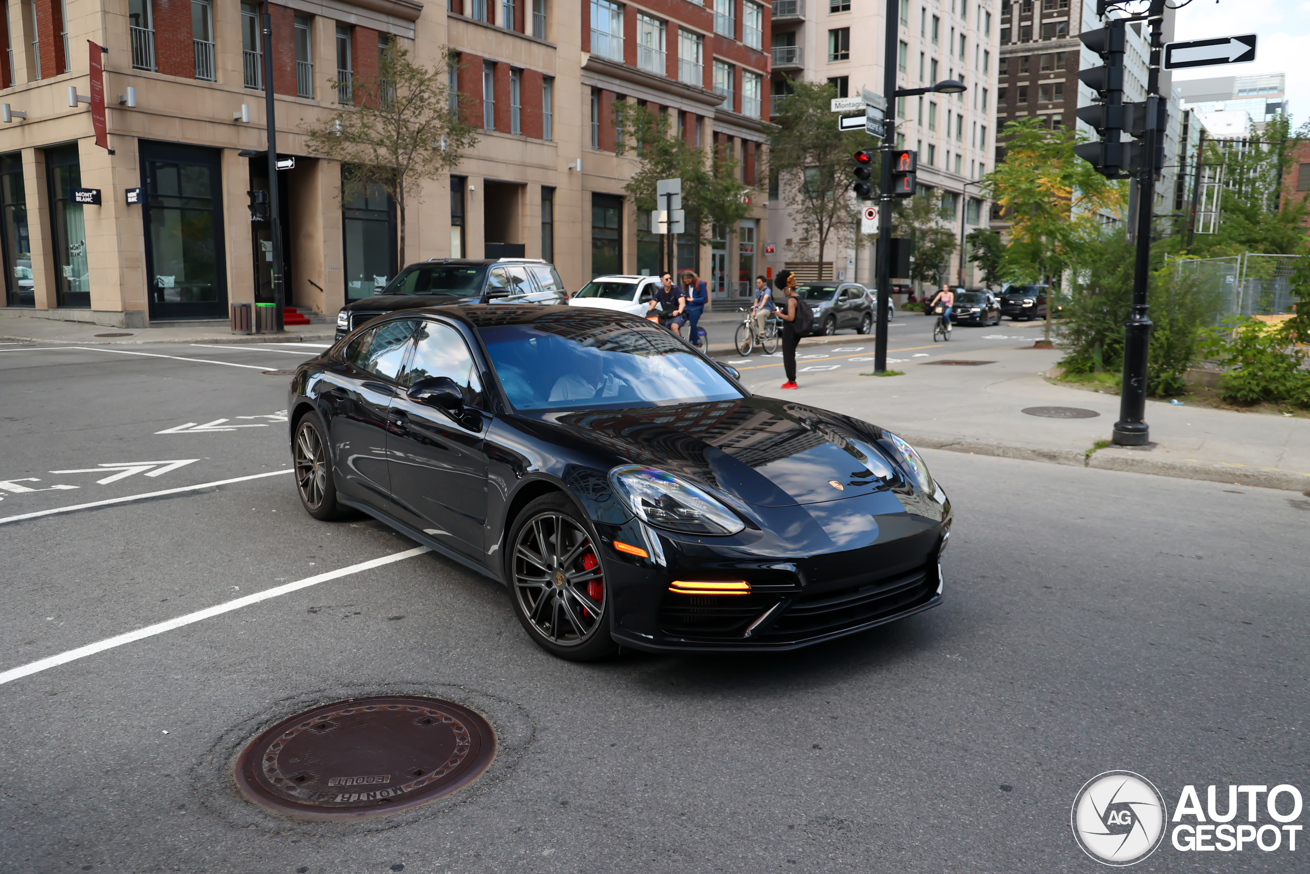 Porsche 971 Panamera Turbo