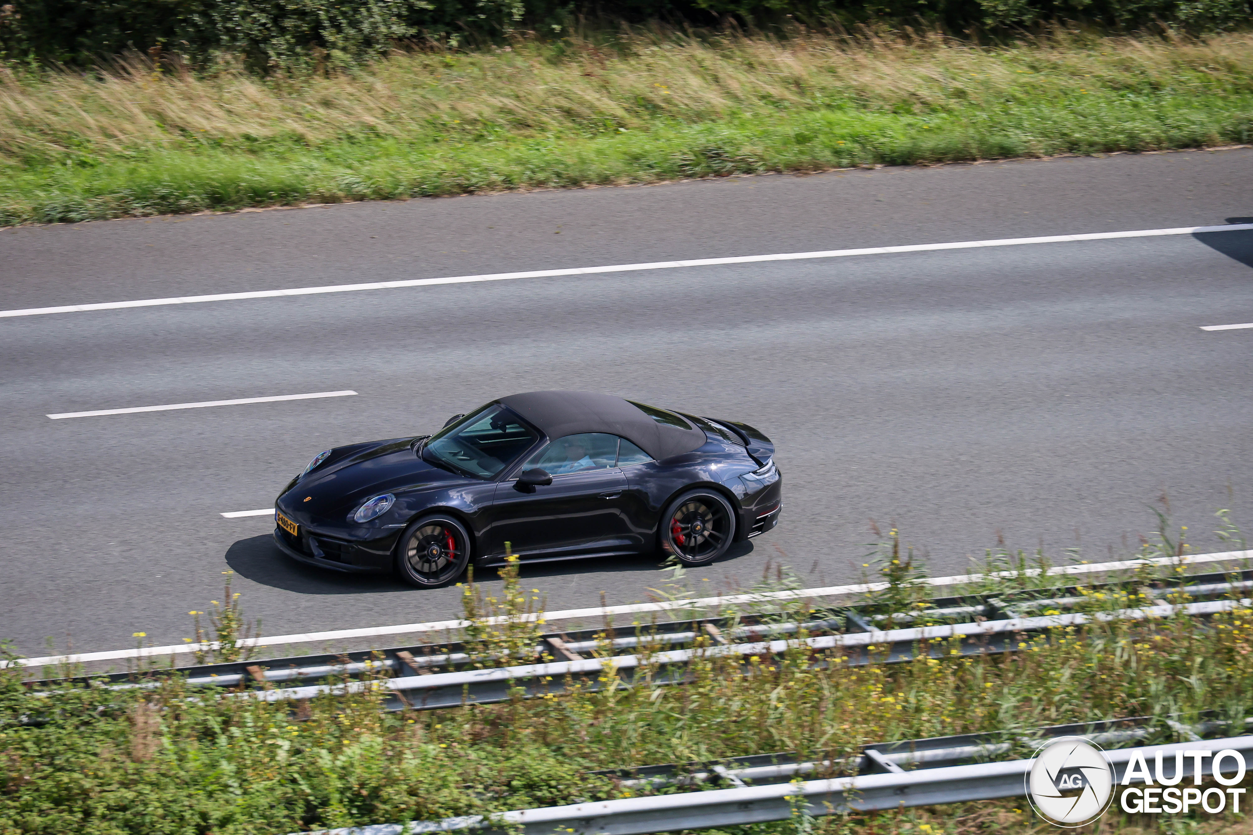 Porsche 992 Carrera 4S Cabriolet