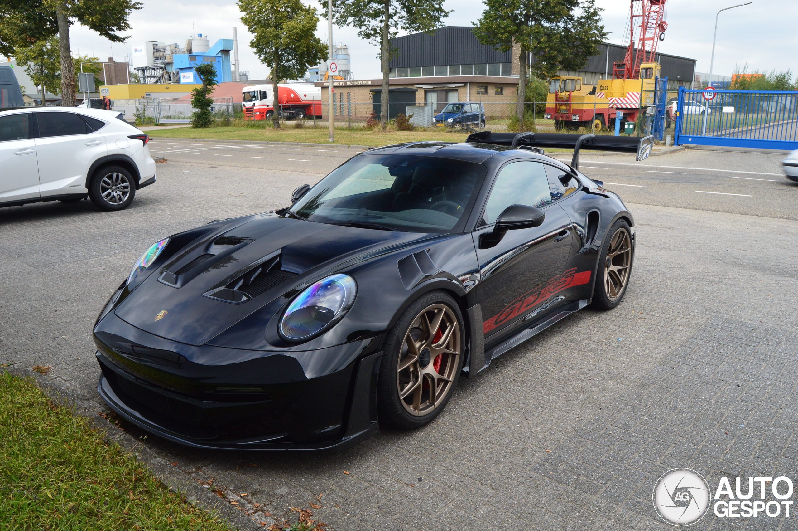 Porsche 992 GT3 RS Weissach Package