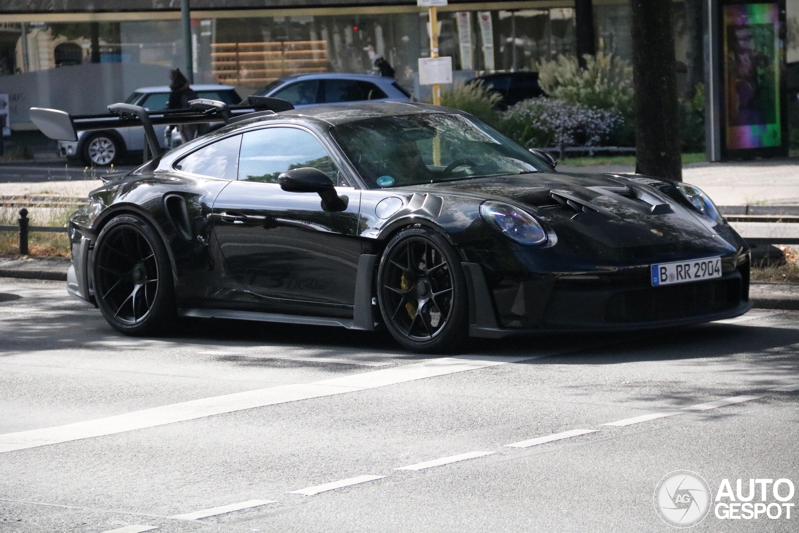 Porsche 992 GT3 RS Weissach Package