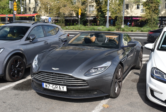 Aston Martin DB11 V8 Volante