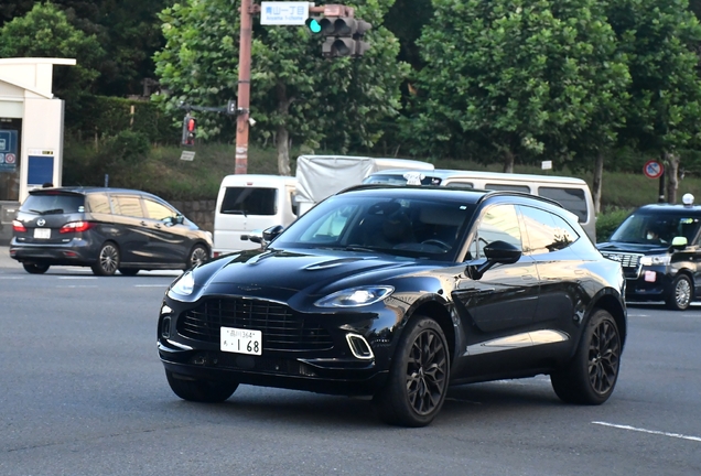 Aston Martin DBX