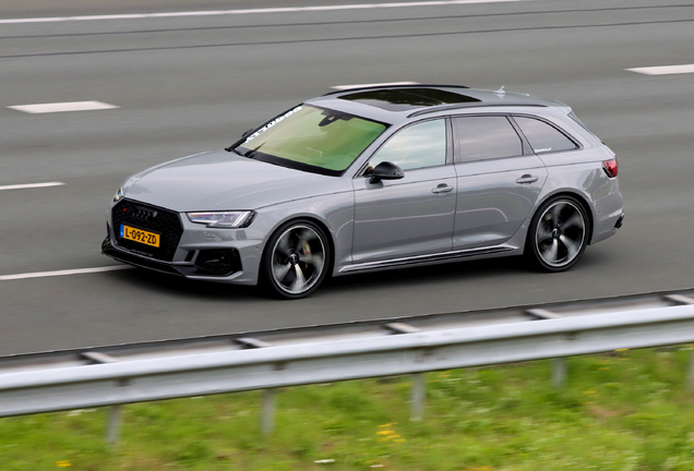 Audi RS4 Avant B9