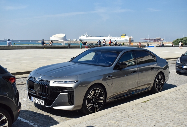 BMW M760e xDrive