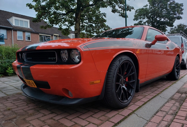 Dodge Challenger SRT-8