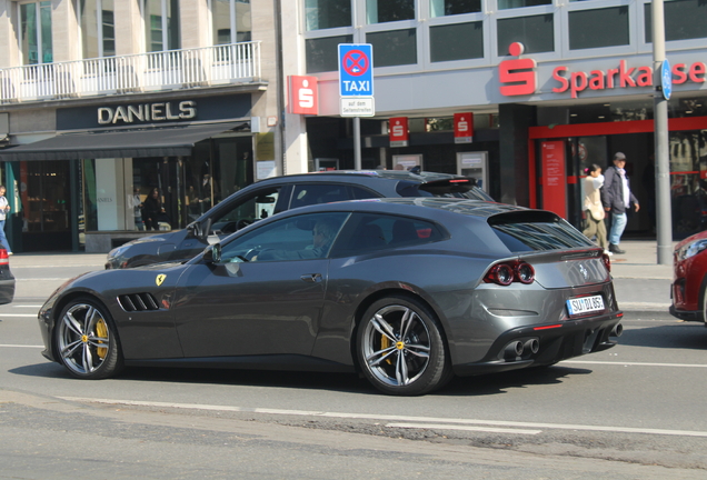 Ferrari GTC4Lusso