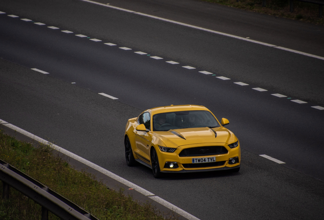 Ford Mustang GT 2015 Black Shadow Edition