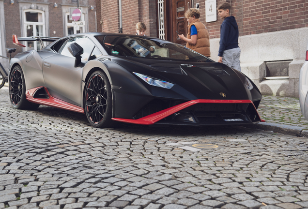 Lamborghini Huracán LP640-2 STO