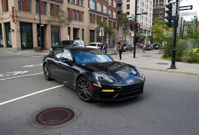 Porsche 971 Panamera Turbo