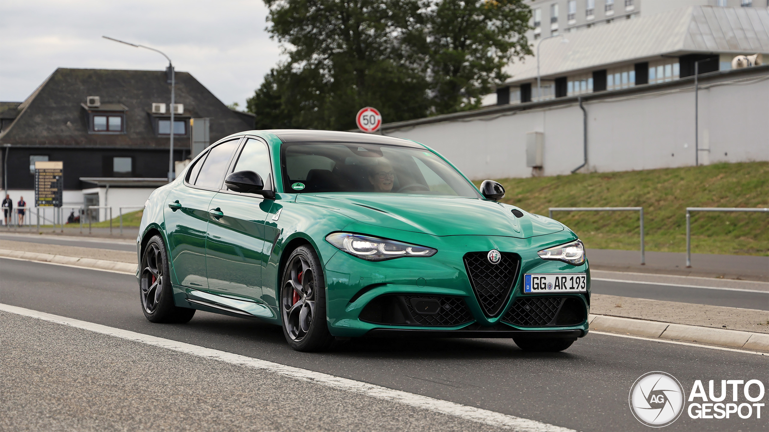 Alfa Romeo Giulia Quadrifoglio 2023