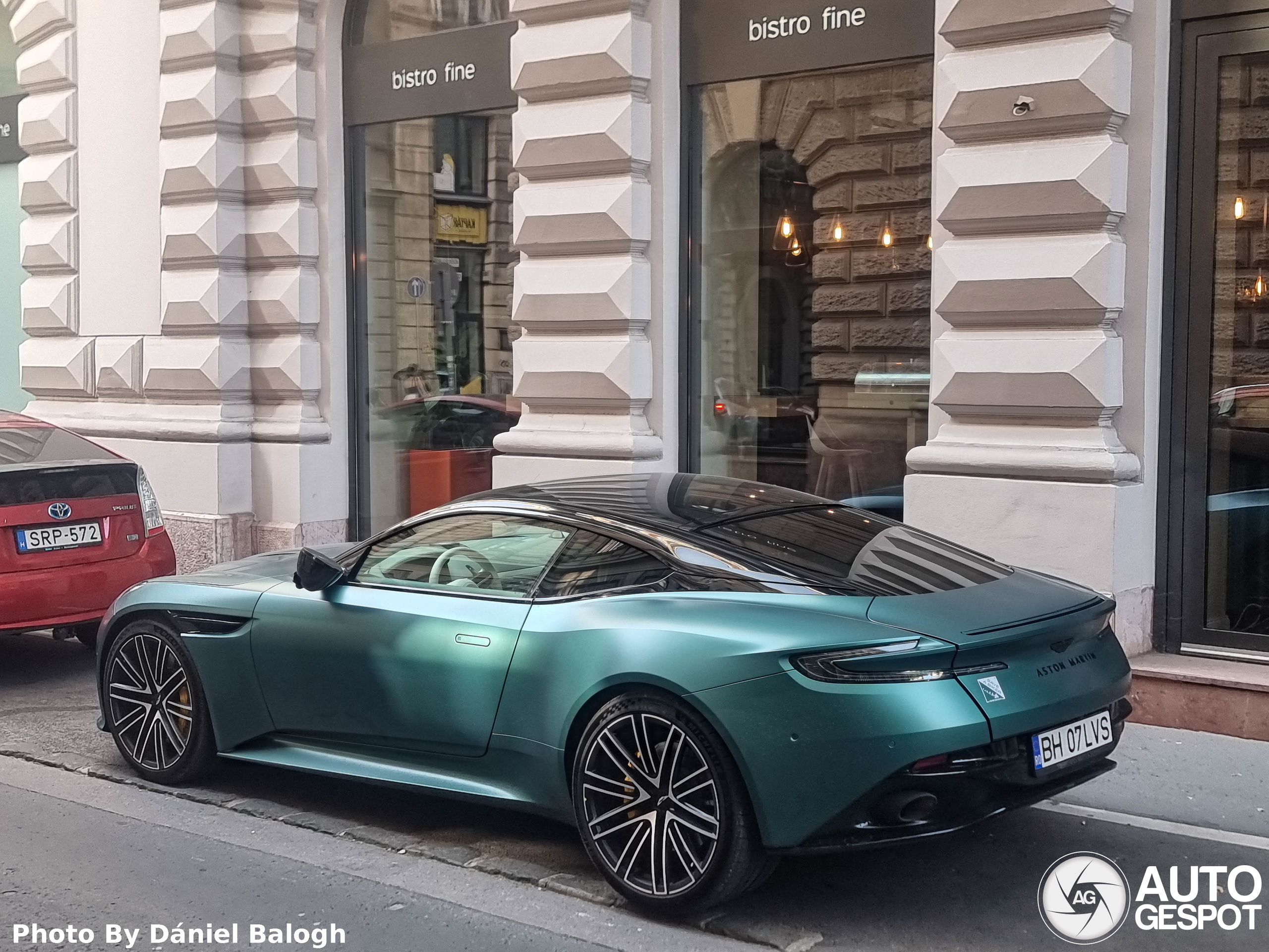 Aston Martin DB12