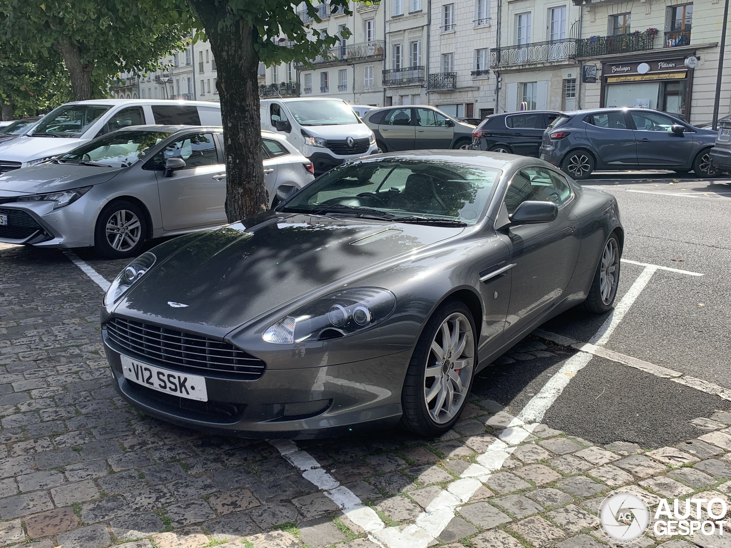 Aston Martin DB9