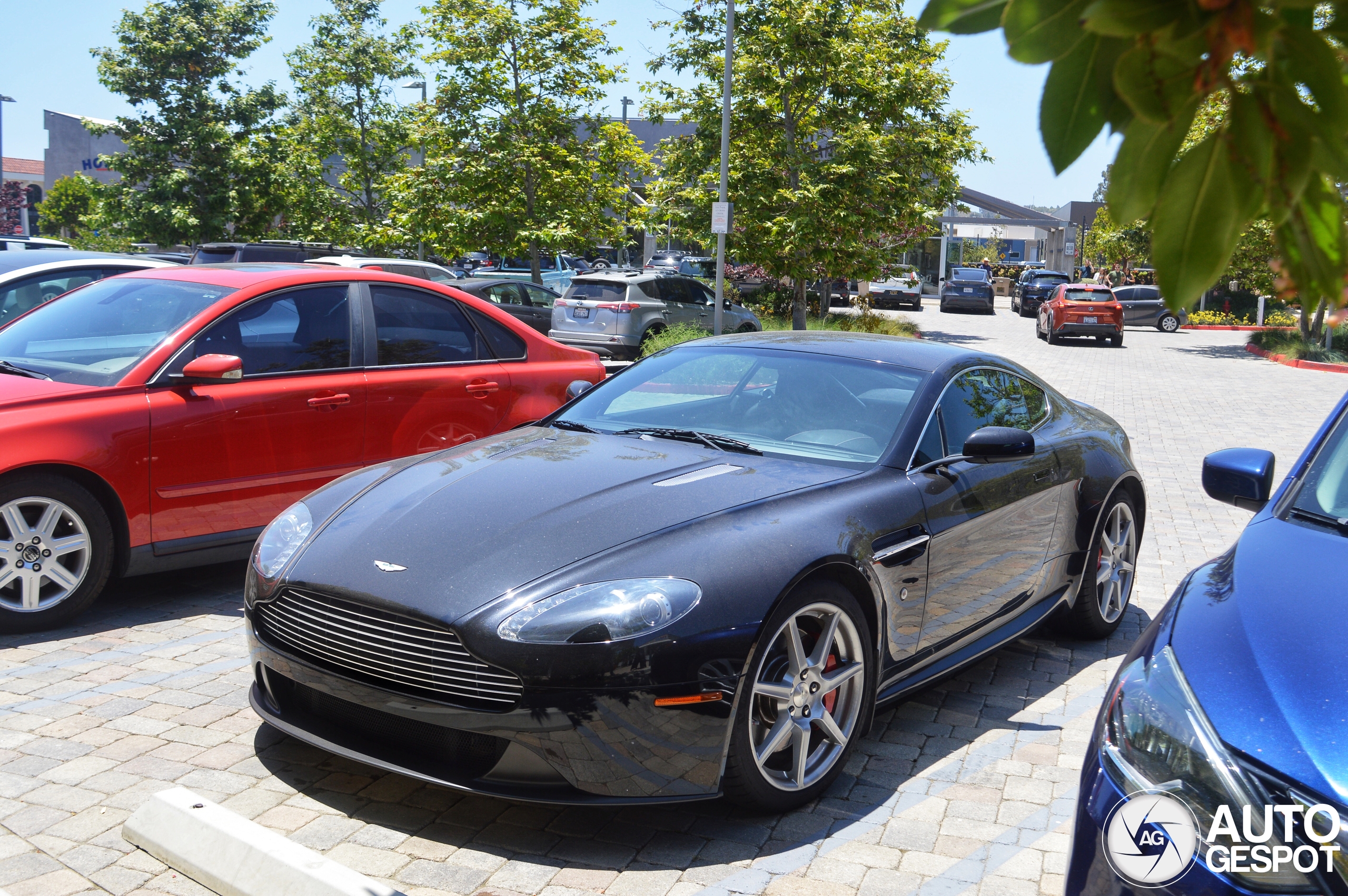 Aston Martin V8 Vantage