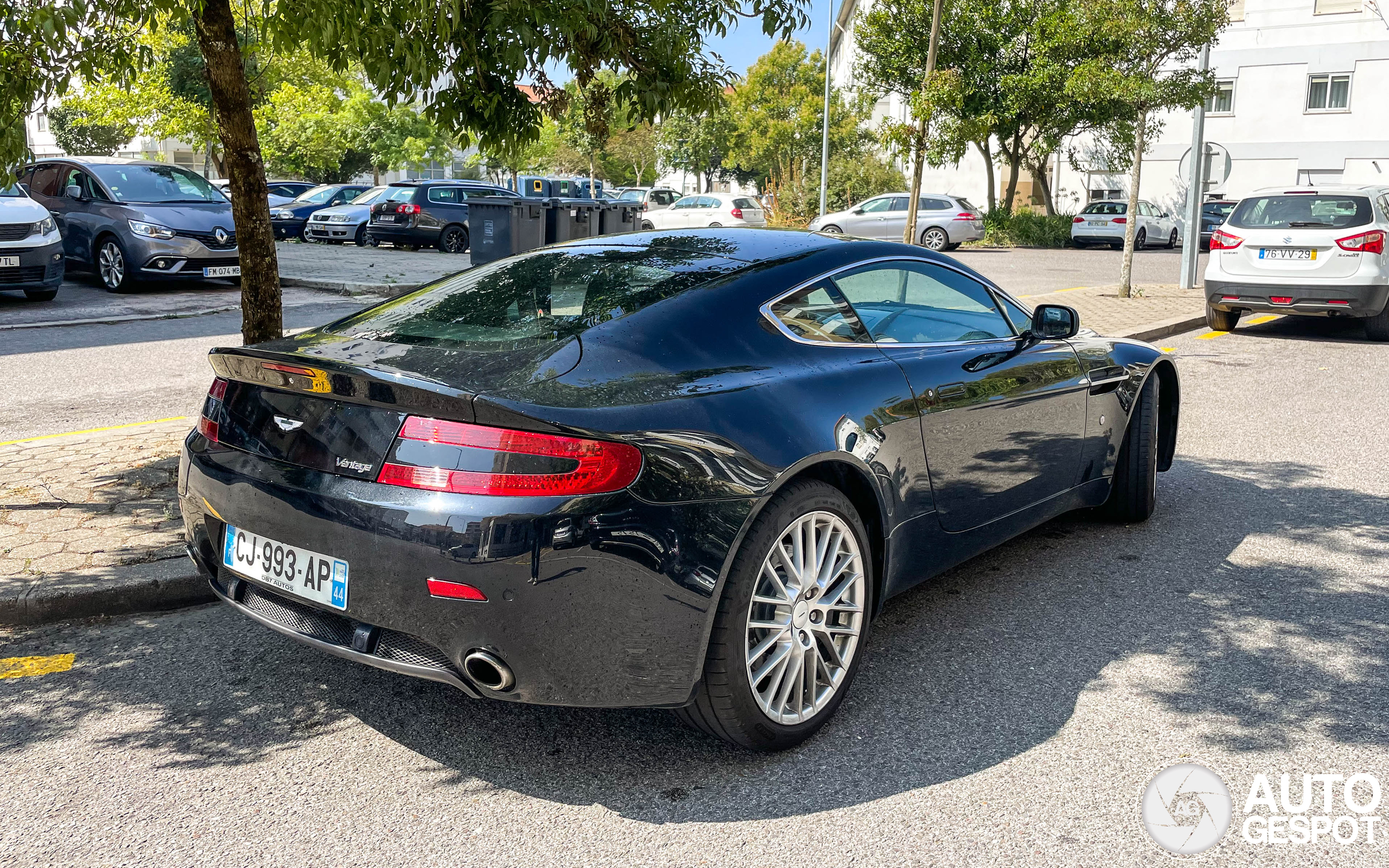 Aston Martin V8 Vantage