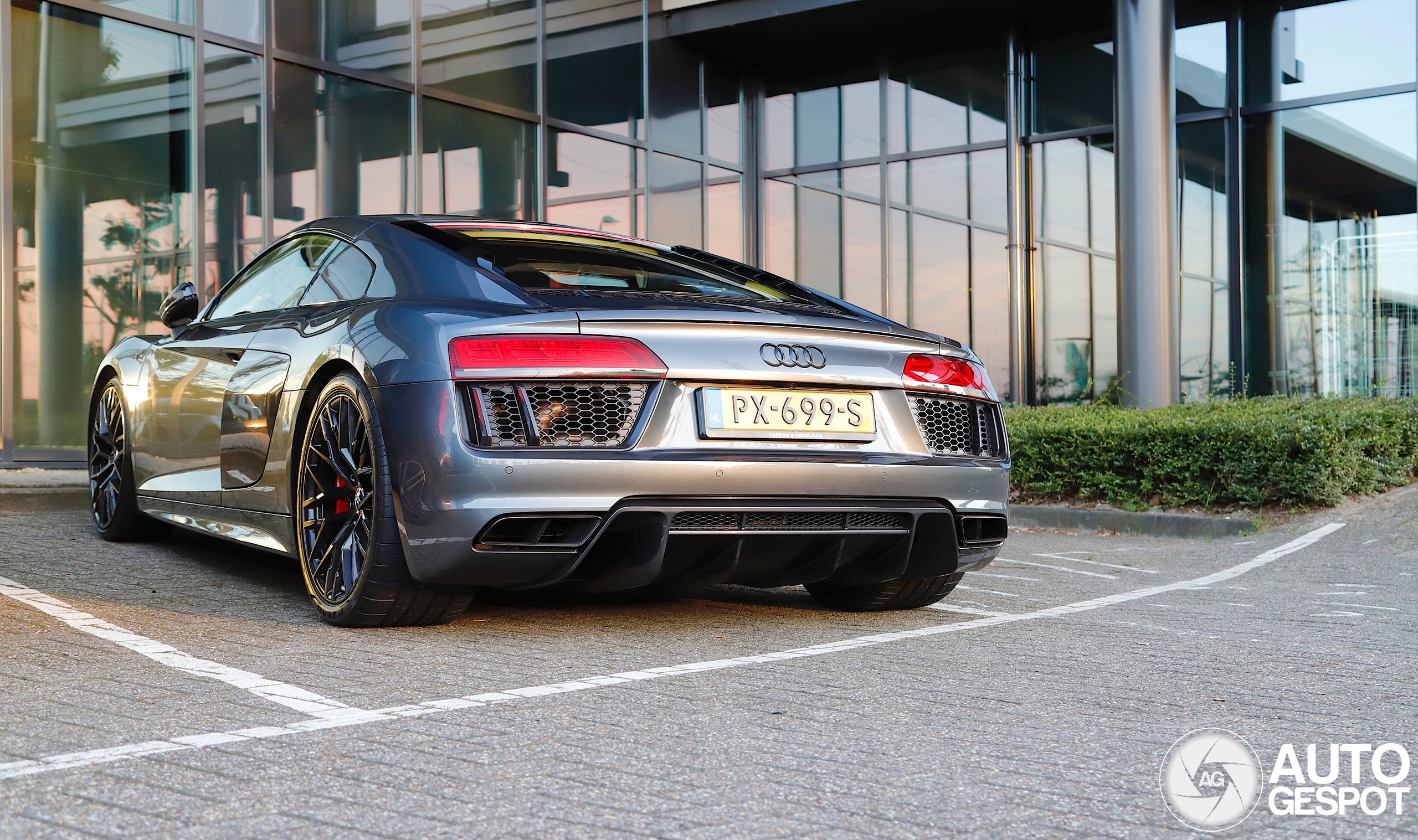 Audi R8 V10 2015