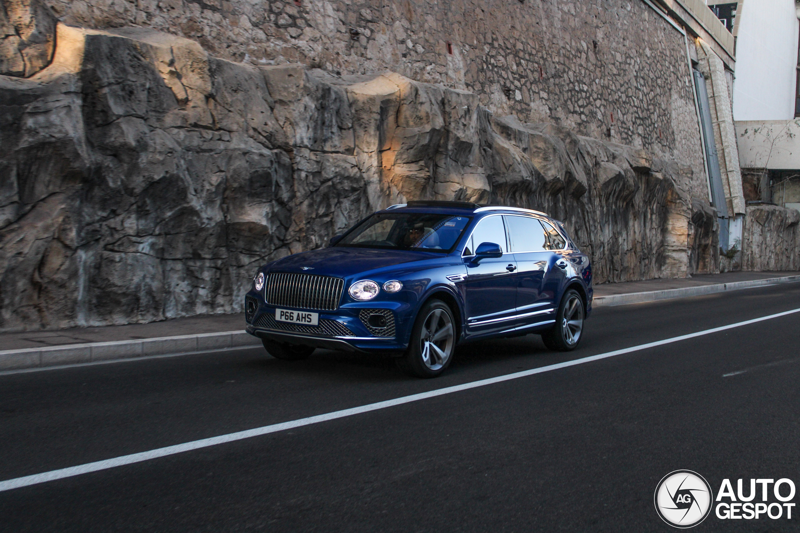 Bentley Bentayga Azure EWB First Edition