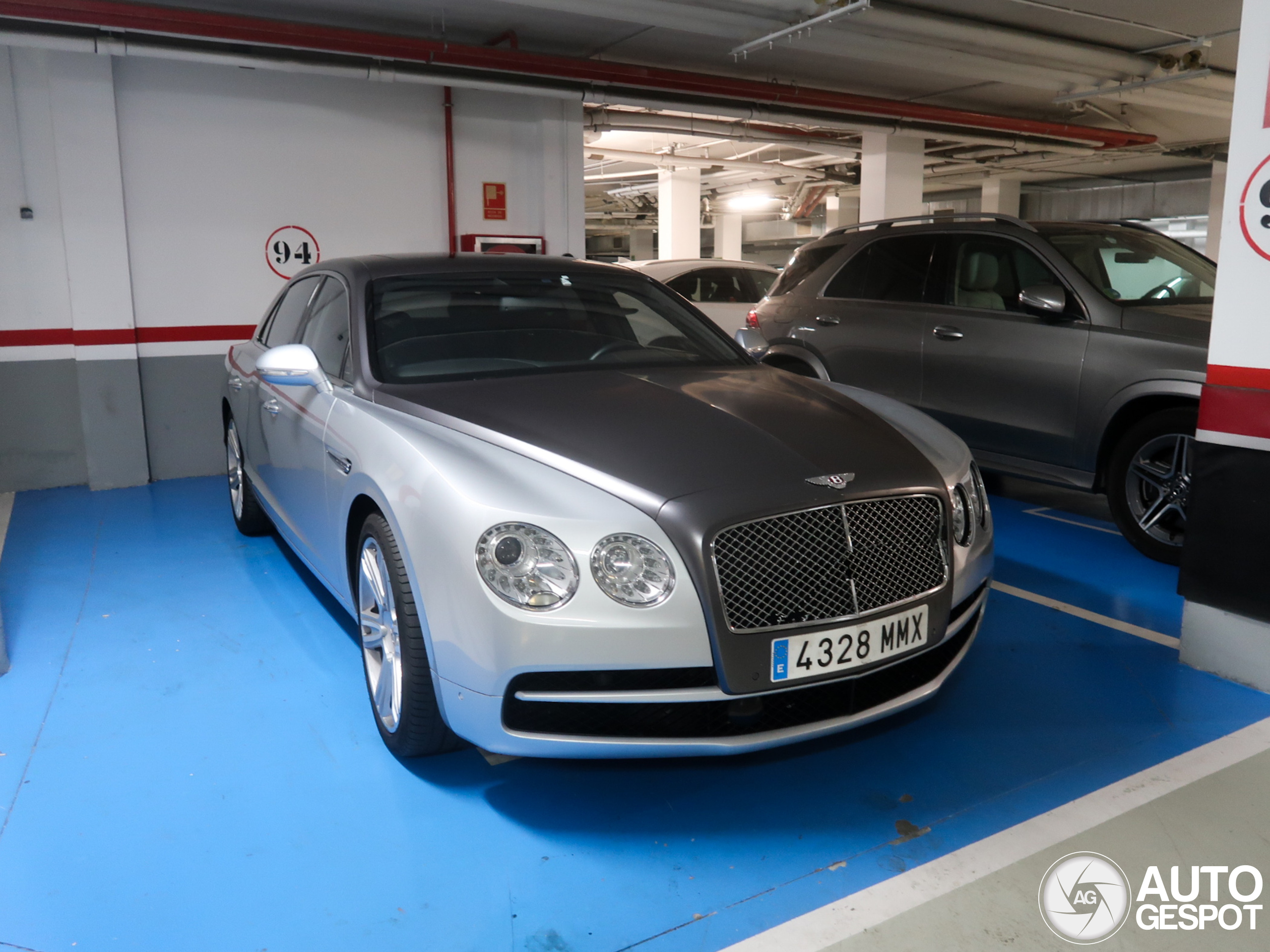 Bentley Flying Spur V8