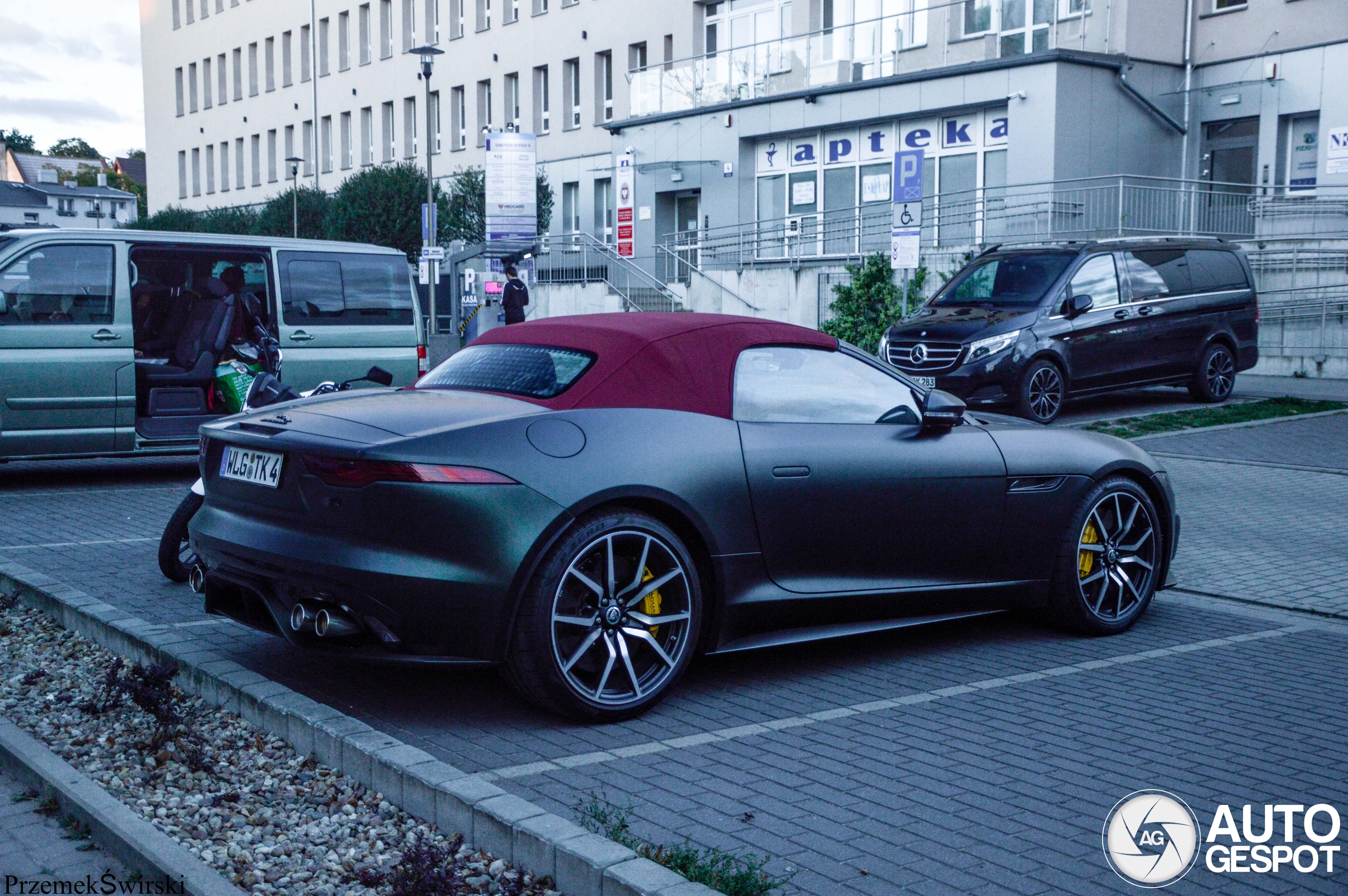 Jaguar F-TYPE R Convertible 2020