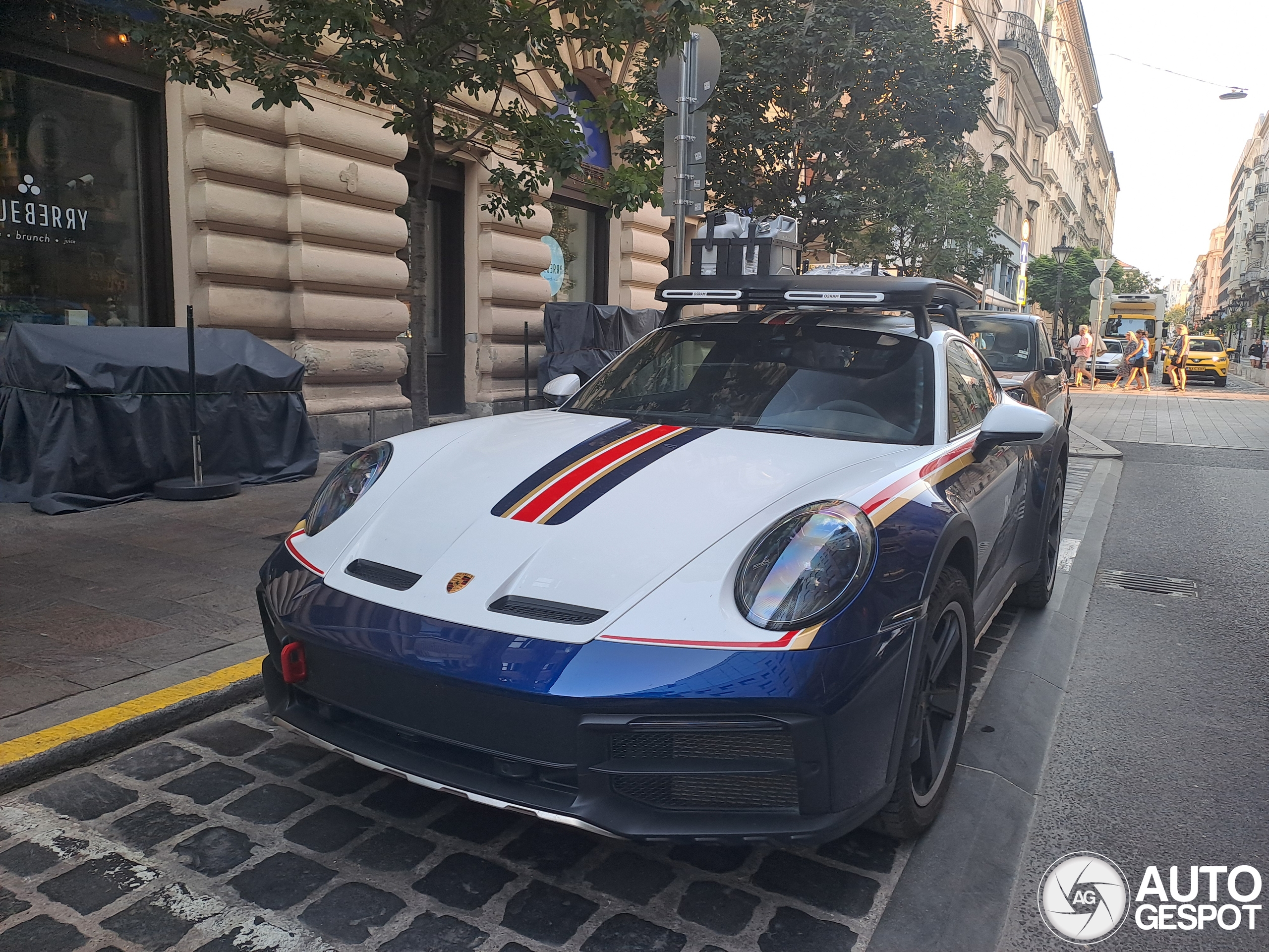 Porsche 992 Dakar