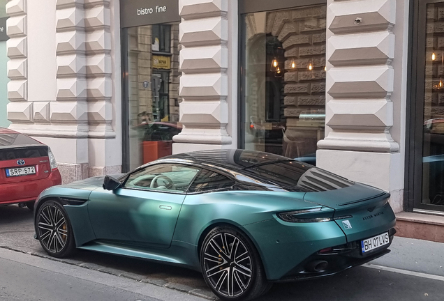 Aston Martin DB12