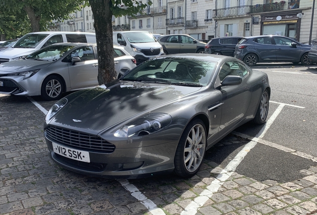 Aston Martin DB9 2010