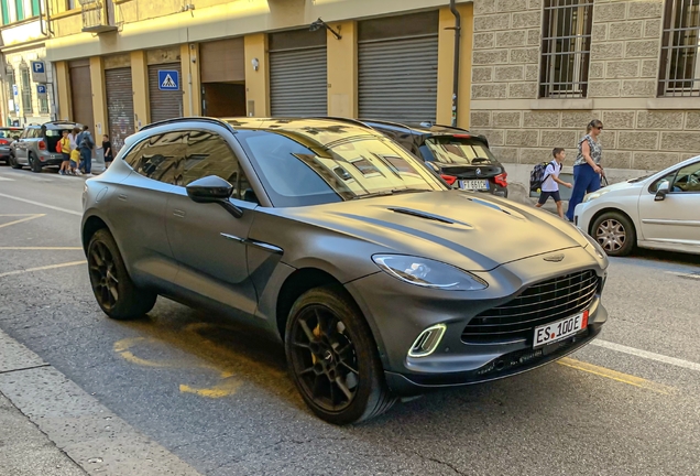 Aston Martin DBX