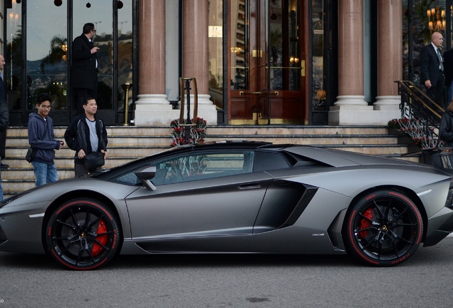 Lamborghini Aventador LP700-4 Roadster