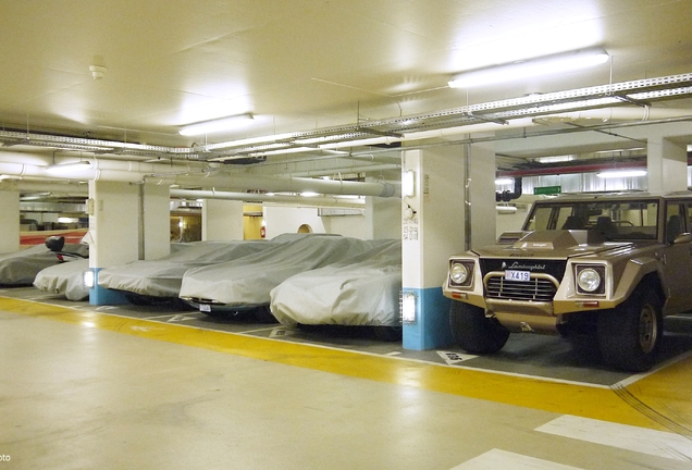 Lamborghini LM002