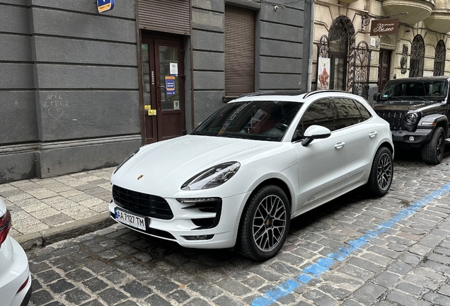 Porsche 95B Macan GTS