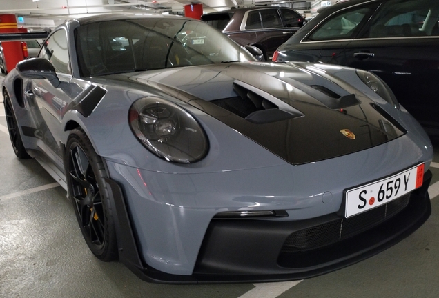 Porsche 992 GT3 RS Weissach Package