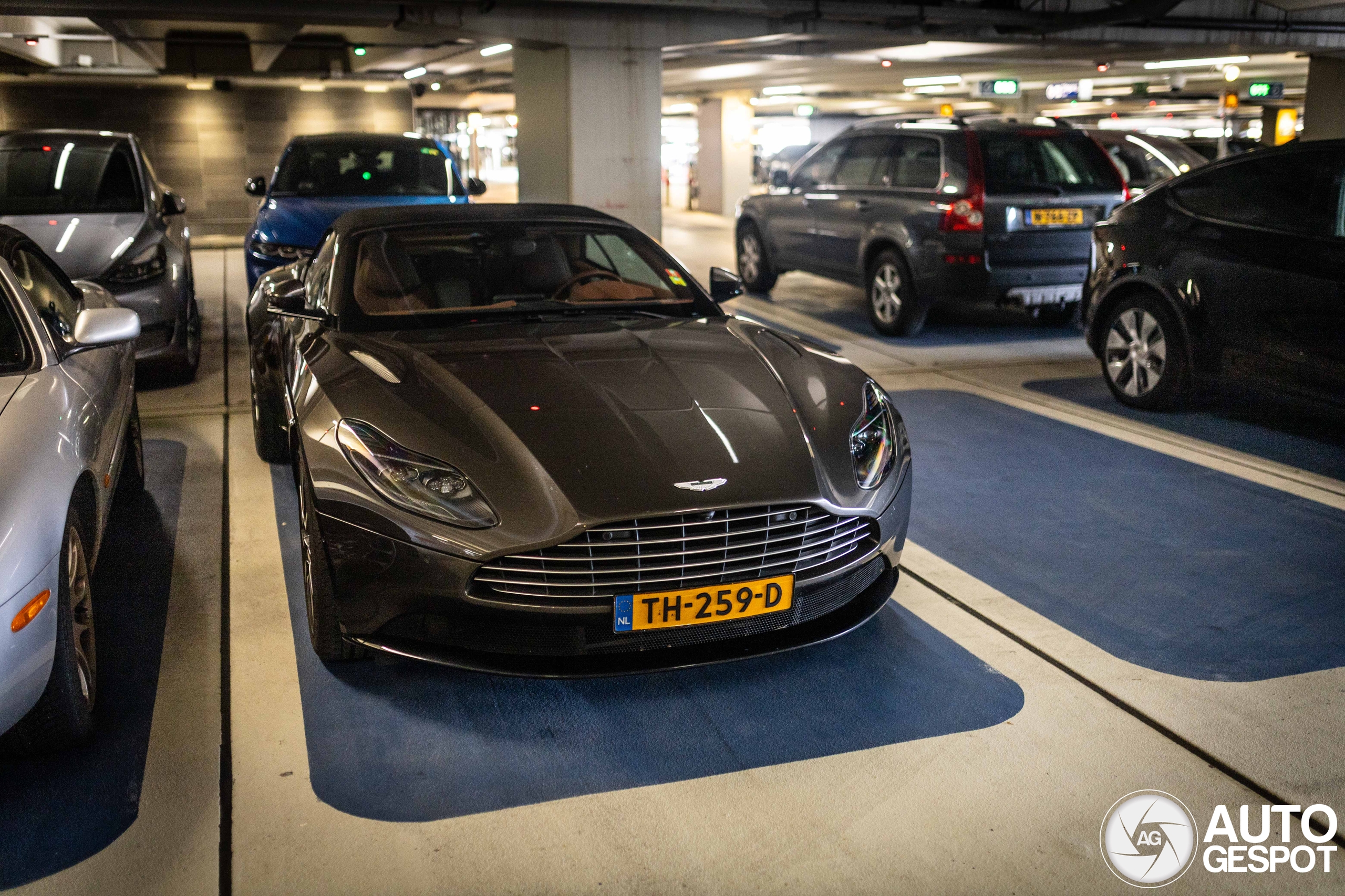 Aston Martin DB11 V8 Volante